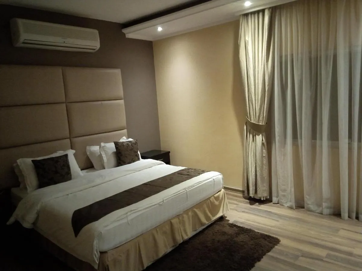 Shayah Suites Jeddah 3*,